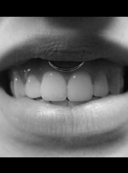 smiley piercing